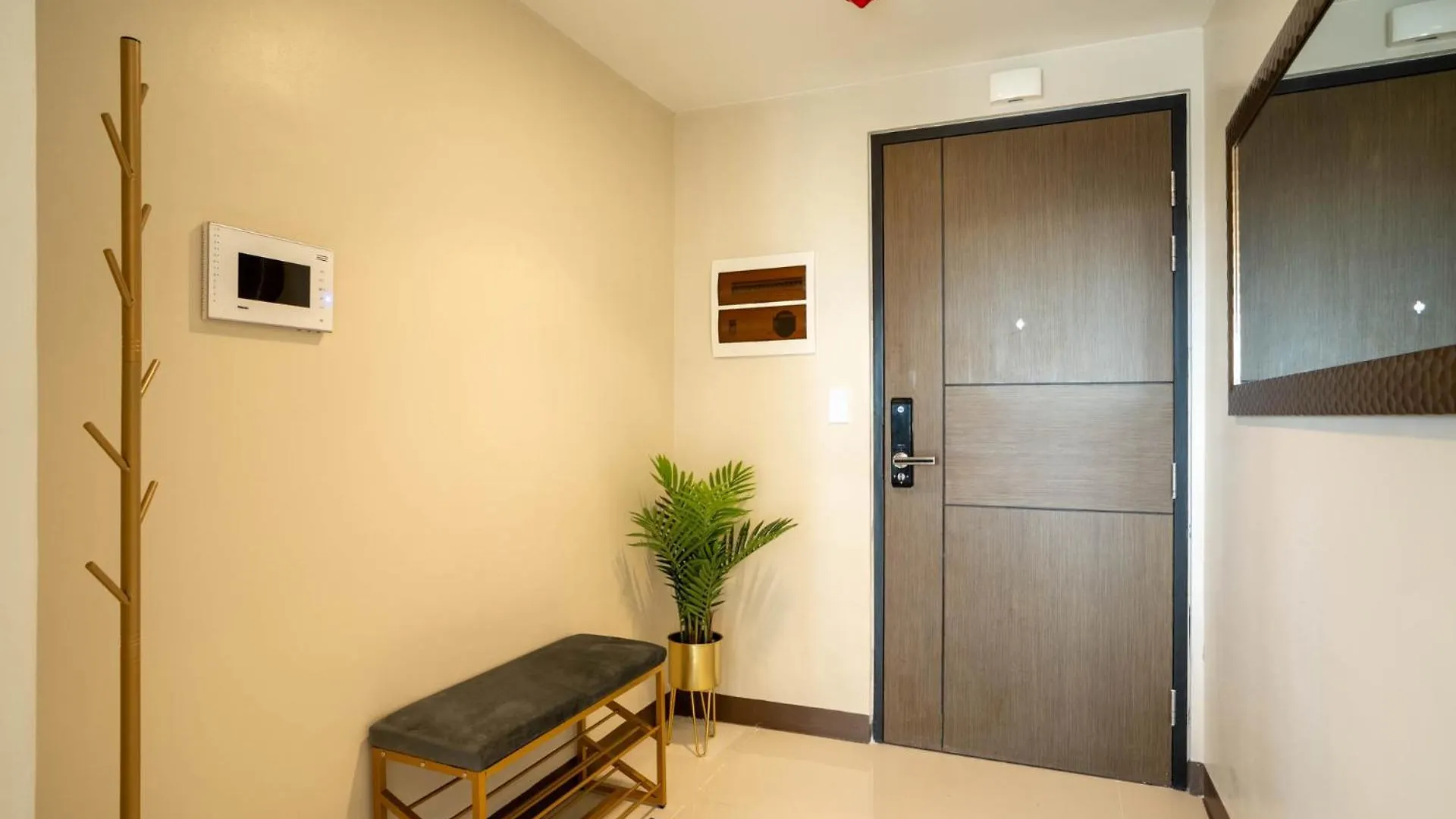 Luxury Condo At Venice Mall Near Airport, Bgc & Makati Manila 0*,  Philippines