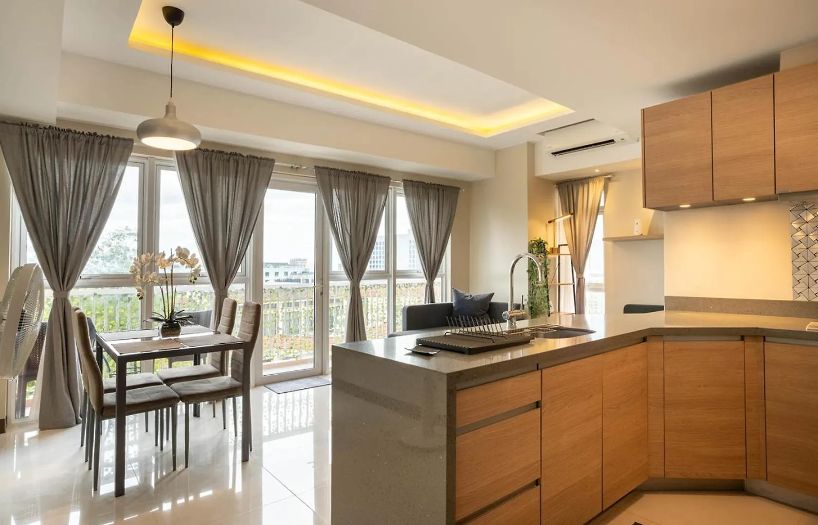 Luxury Condo At Venice Mall Near Airport, Bgc & Makati Manila 0*,