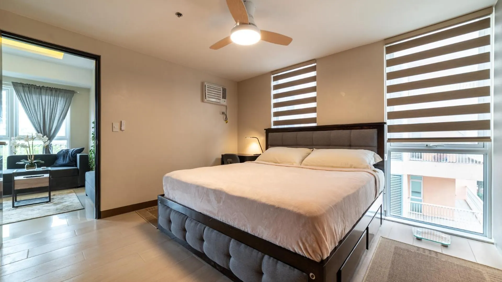 Aparthotel Luxury Condo At Venice Mall Near Airport, Bgc & Makati Manila